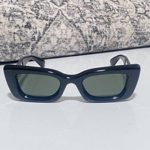 NEW GUCCI Cat-eye Frame Sunglasses GG1827S in Black - Picture 1 of 6